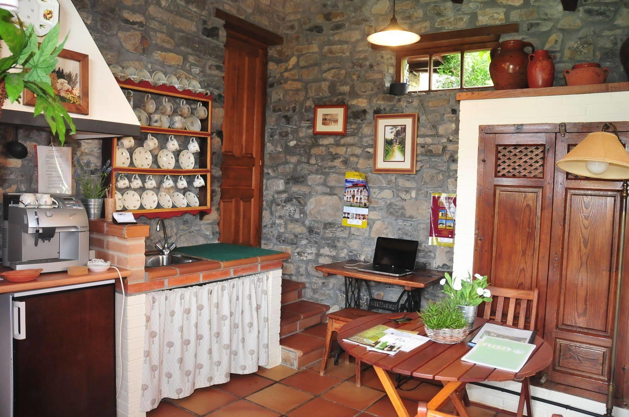 Casa Rural Llugaron I Vendégház Miravalles Kültér fotó